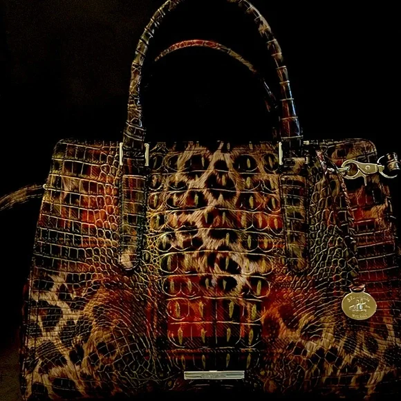 Brahmin handbag. Never used. Excellent condition. 12.5 inches wide 8 inches deep - Picture 1 of 4